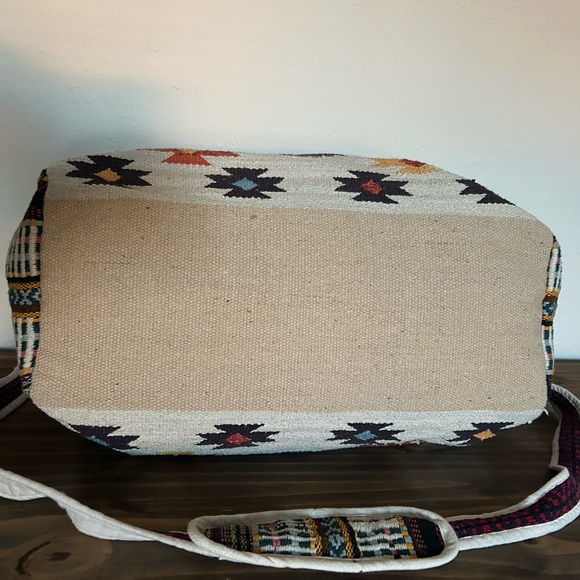 Navajo Rug Patterned Weekender Bag - Picture 2 of 7